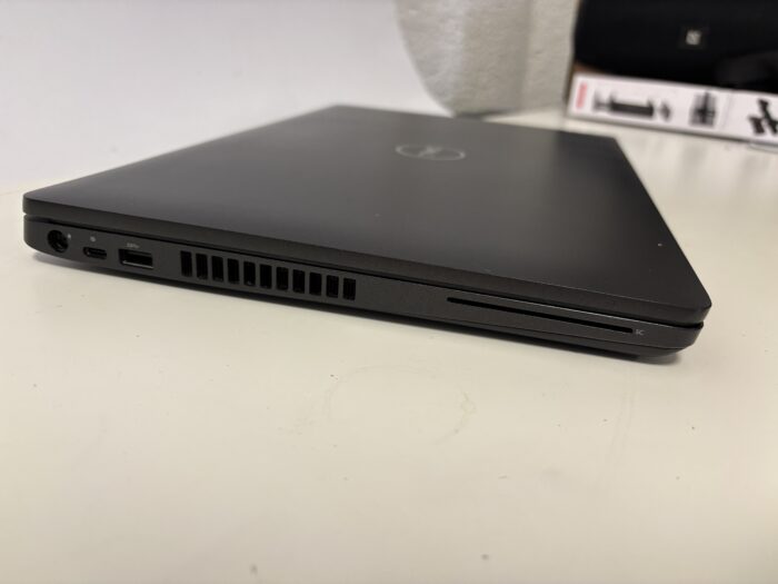 Dell Latitude 5500 i5/16GB/256GB/Win11Pro - Obrázek 5