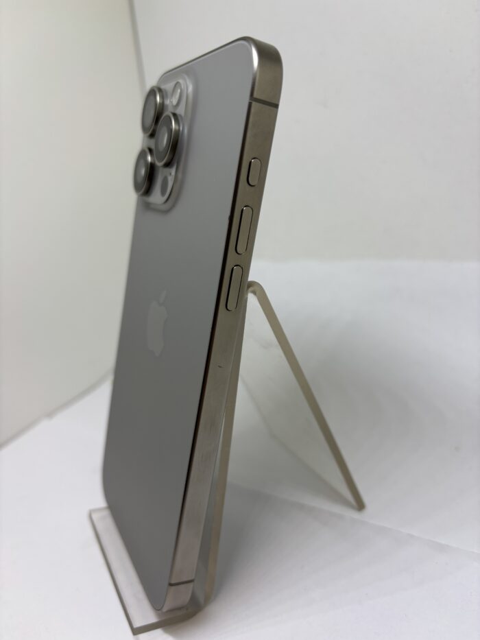 Apple iPhone 15 Pro Max 256GB natural titanium eSIM - Obrázek 3