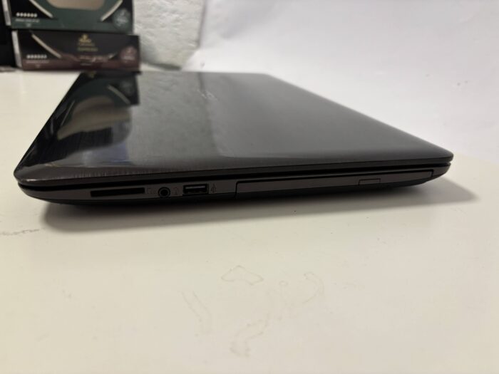 ASUS F556UQ-DM948T - Obrázek 6