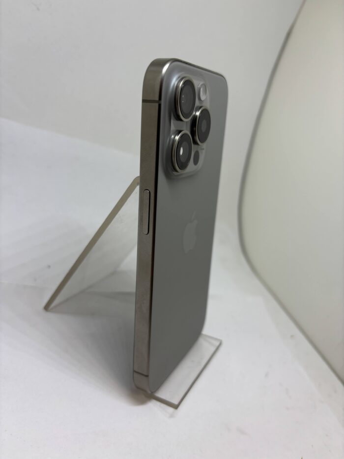 Apple iPhone 15 Pro 128GB Natural titanium - Obrázek 7