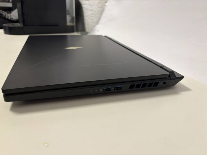 Acer Nitro 17 Obsidian Black - Obrázek 6