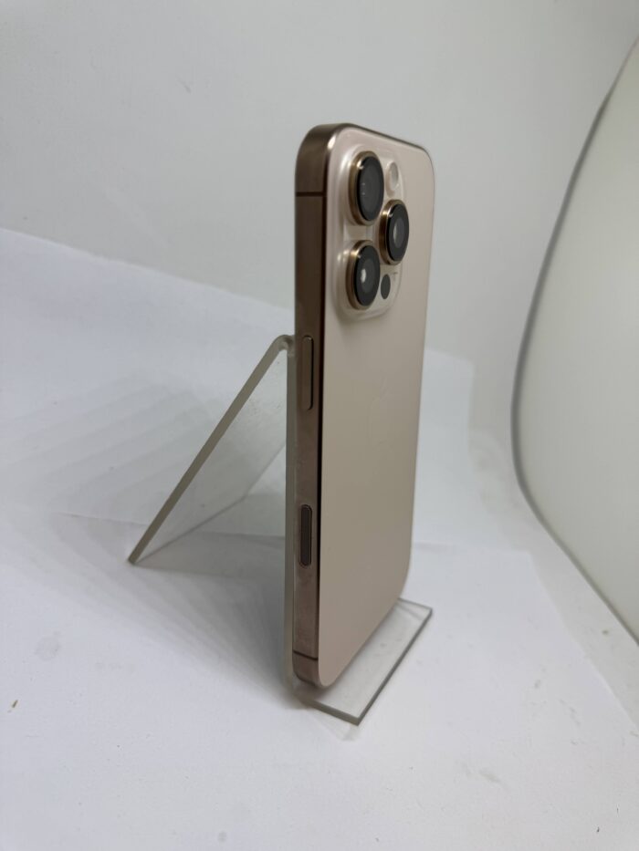 Apple iPhone 16 Pro 256GB Desert titanium eSIM - Obrázek 4